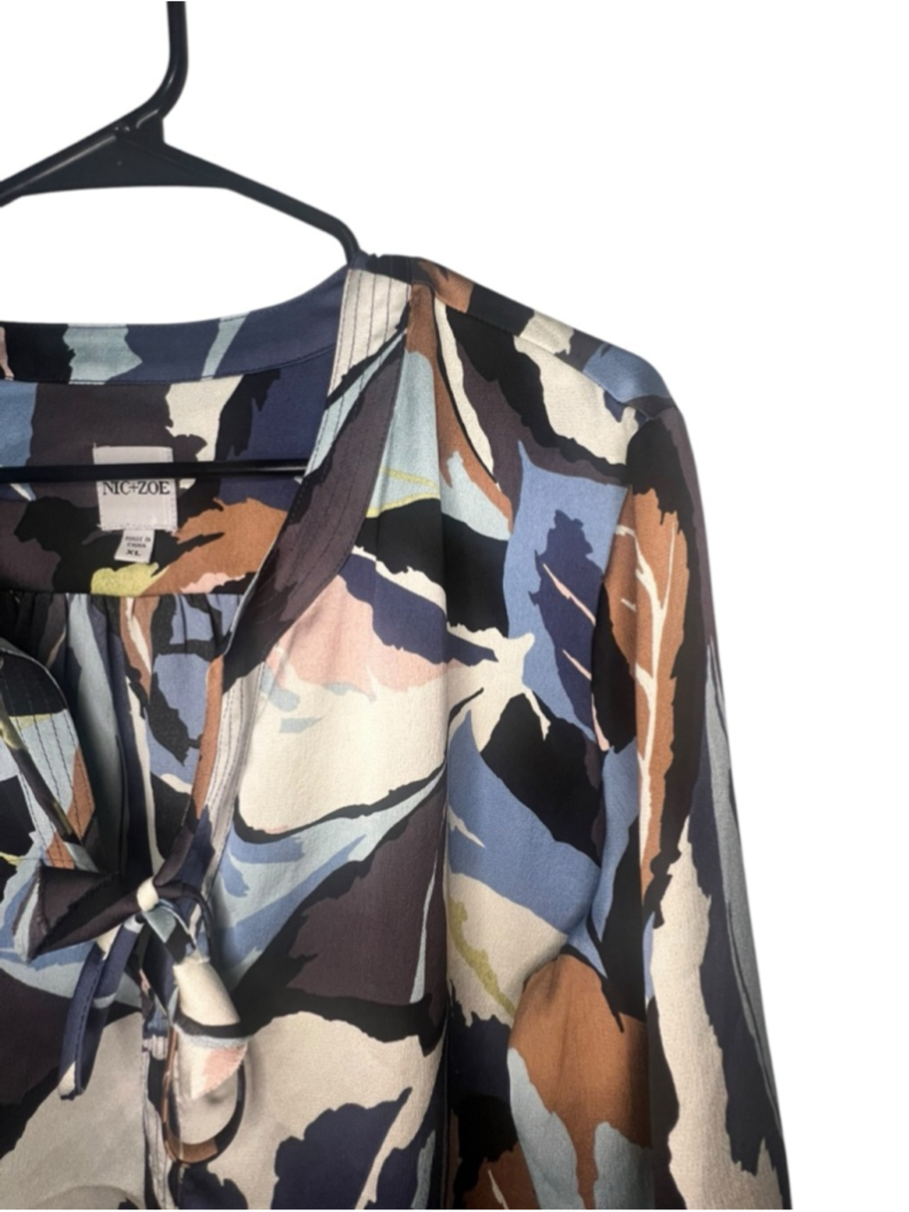 NIC+ZOE Multicolor Abstract Leaf Print Tie Neck Long Sleeve Loose Fit Blouse - Picture 2 of 7